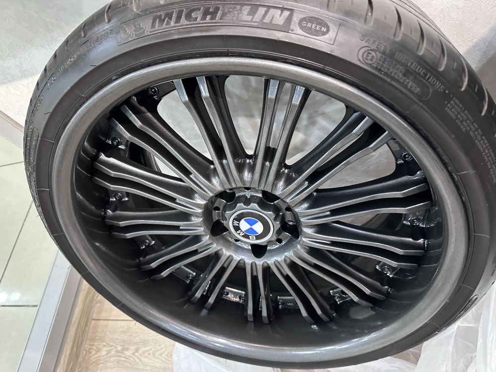 Диски с резиной разноширокие r20 Michelin в отличном состояние