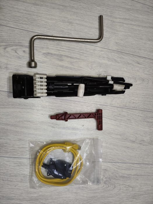 Домкрат BMW, балоник, ключ аварийной разблокировки АКПП