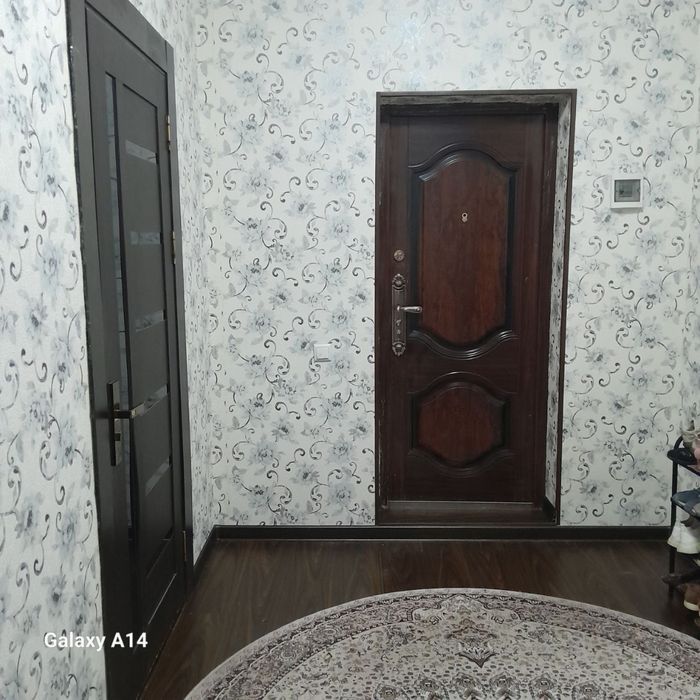 Kvartira sotiladi sharq 1