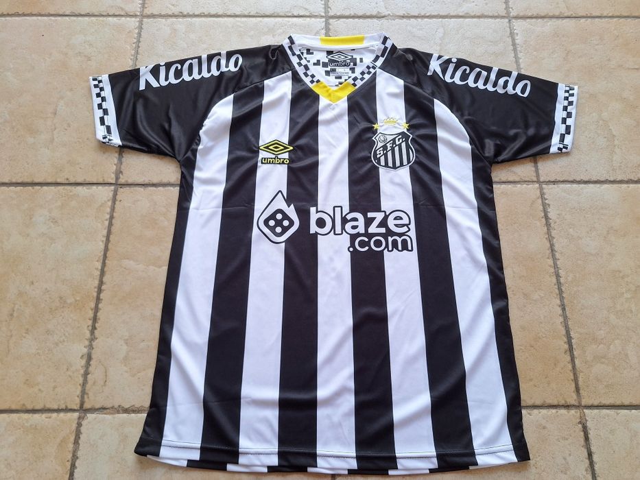 Футболна фланелка на Неймар Сантос  нов модел!!!