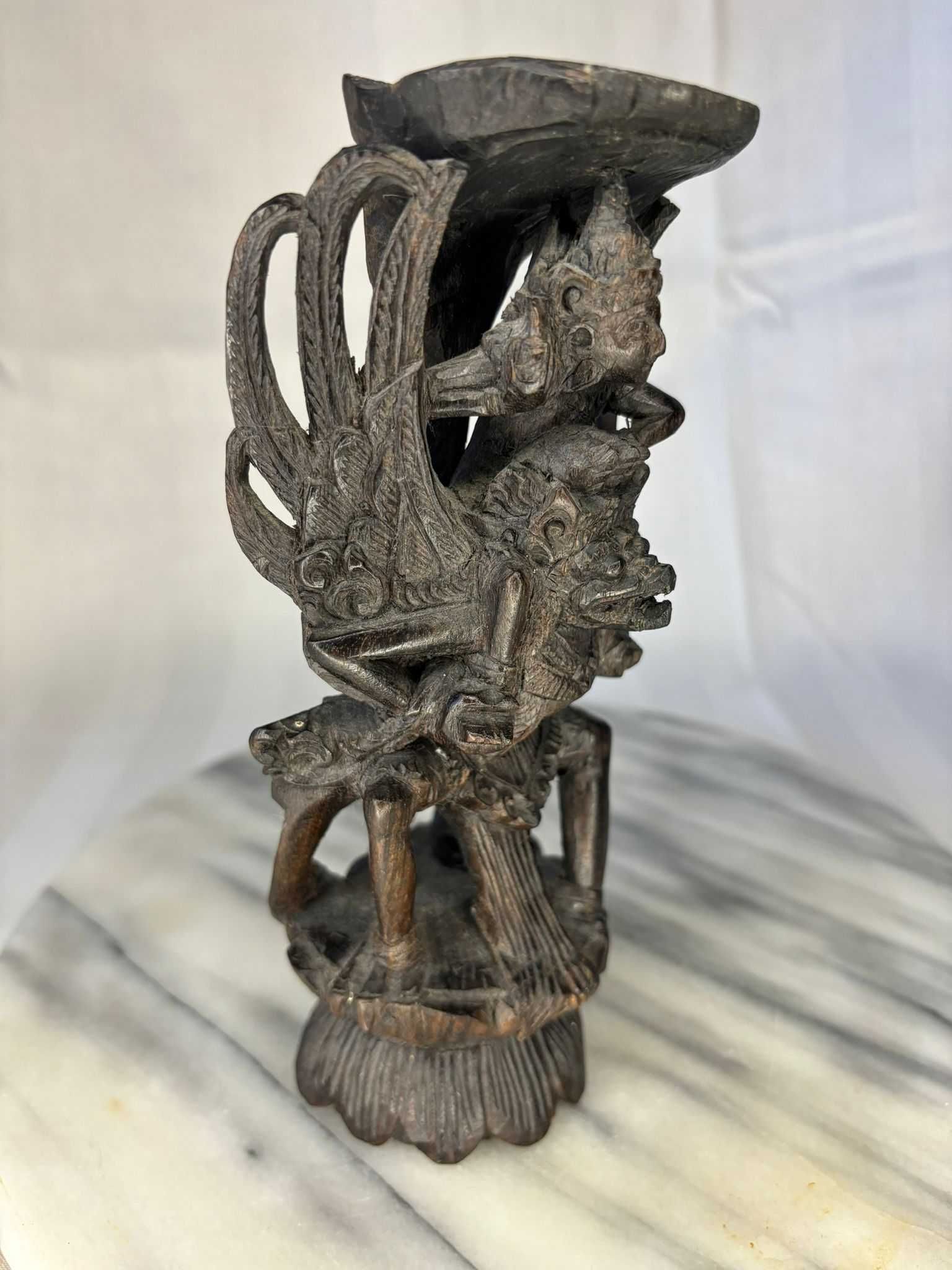 Antic. Sculptura lemn Indonezia