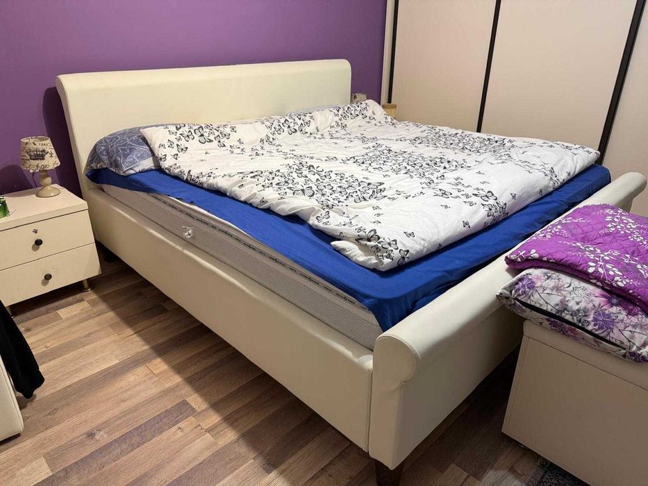 Vand pat matrimonial 200 cm x 200 cm (Mobila Bontas) cu saltea inclusa