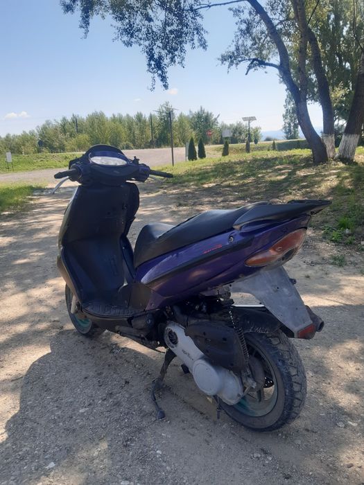 Vand/schimb Aprilia leonardo 125 cu acte