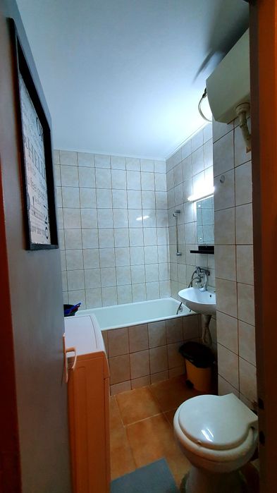 Închiriez garsoniera Craiovei, strada Tineretului