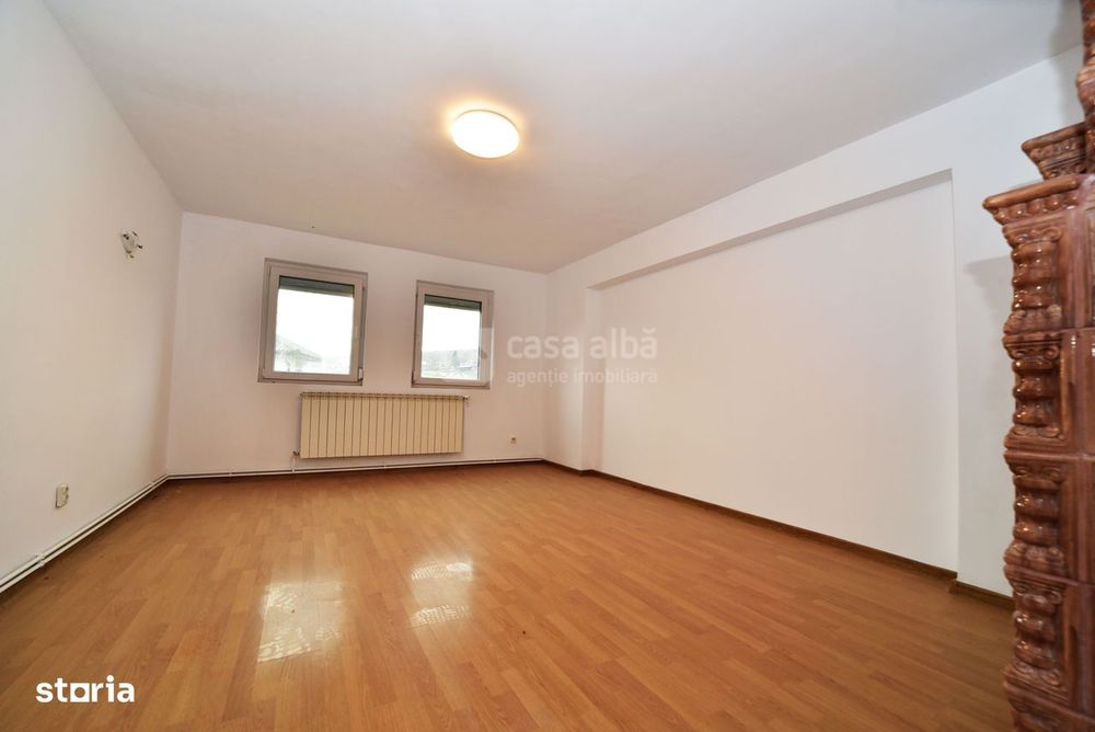 Aroneanu - Sorogari, proprietate excelent pozitionata, de vanzare