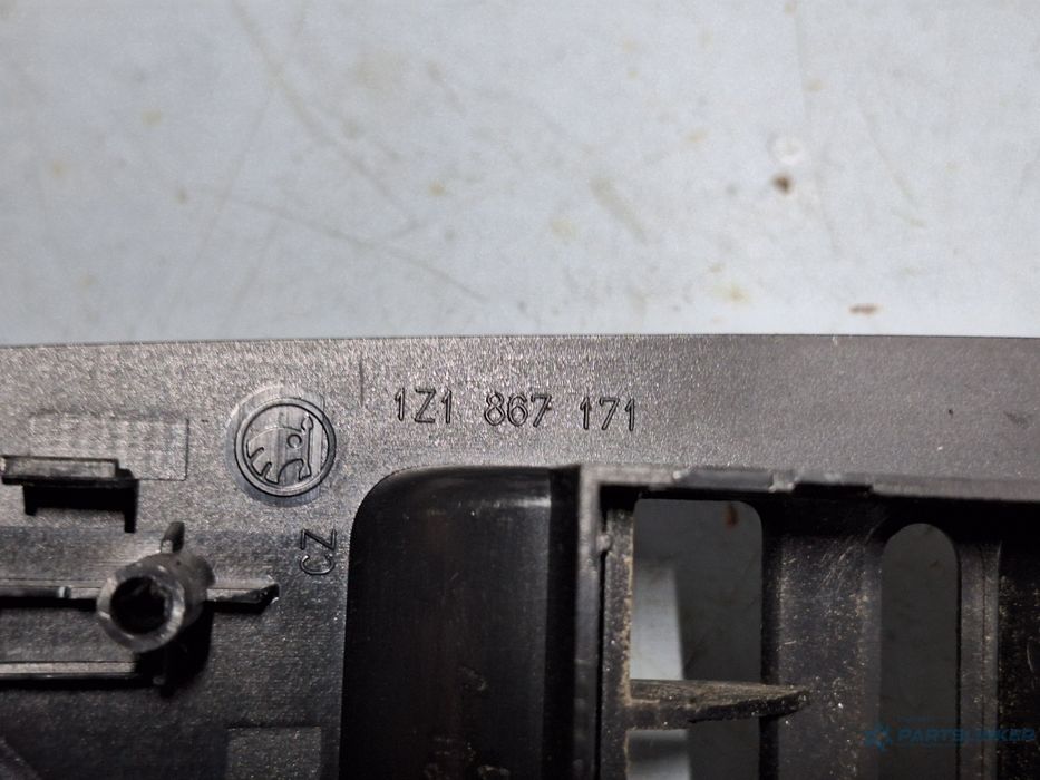 Maner interior portiera fata stanga SKODA OCTAVIA 1Z3 2004 - 20131.9 T