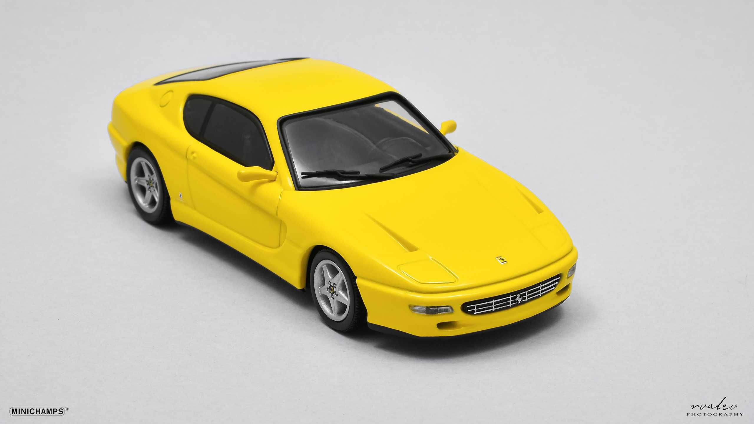 Ferrari 456 GT 2+2 1992 Minichamps 1:43