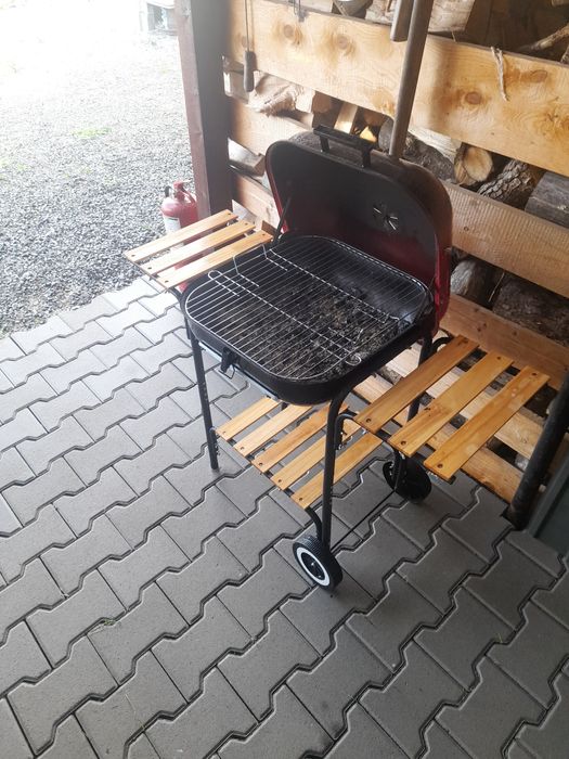 Gratar pe roti cu cupola