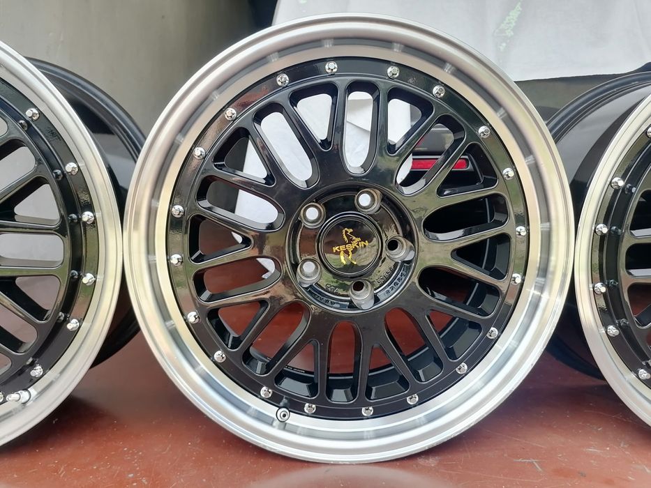 Джанти 18" 5х114.3 Keskin
5х114.3
8 J X 18
ET 40
Ф 72.6 с втулки към м