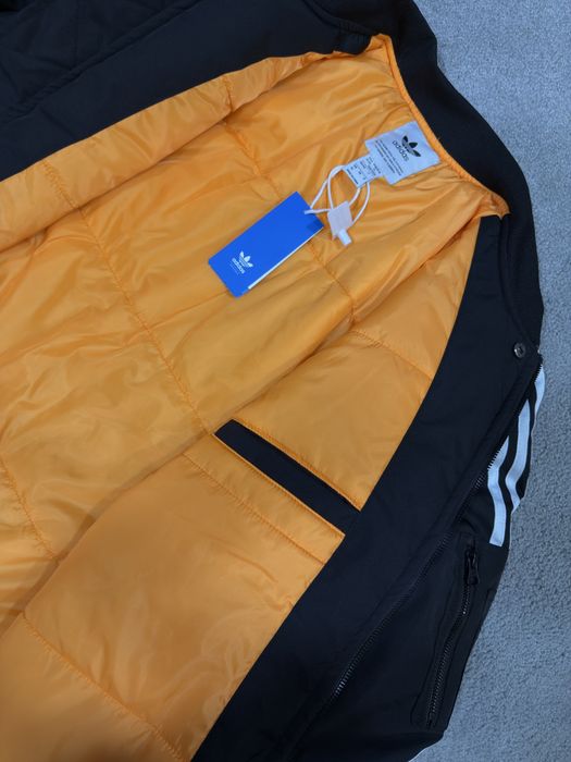 Бомбер adidas в наличии