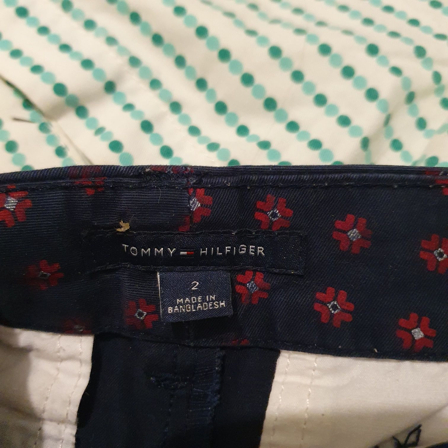 2 pantaloni scurți Tommy Hilfiger dama mas M