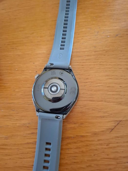 ceas smart huawei gt 3 pro,carcasa titanium,geam saphir,spate ceramic