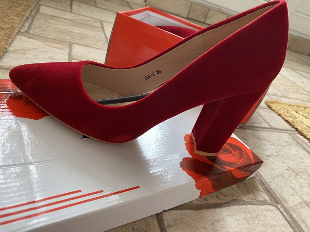 Pantofi dama marimea 39