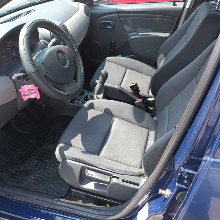 Vând Dacia Sandero