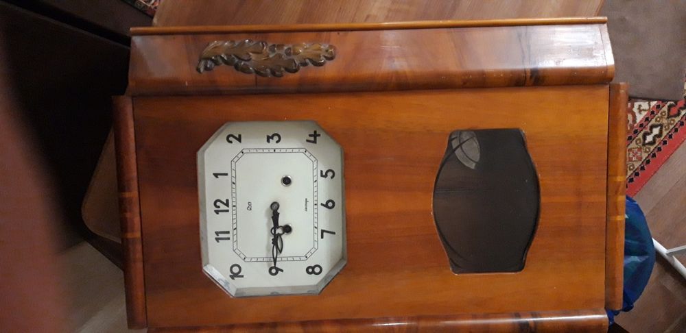 Часы настеные 1956 года