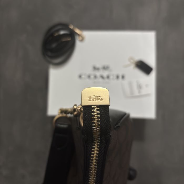 Coach Teri Brown Canvas - Дамска Чантичка