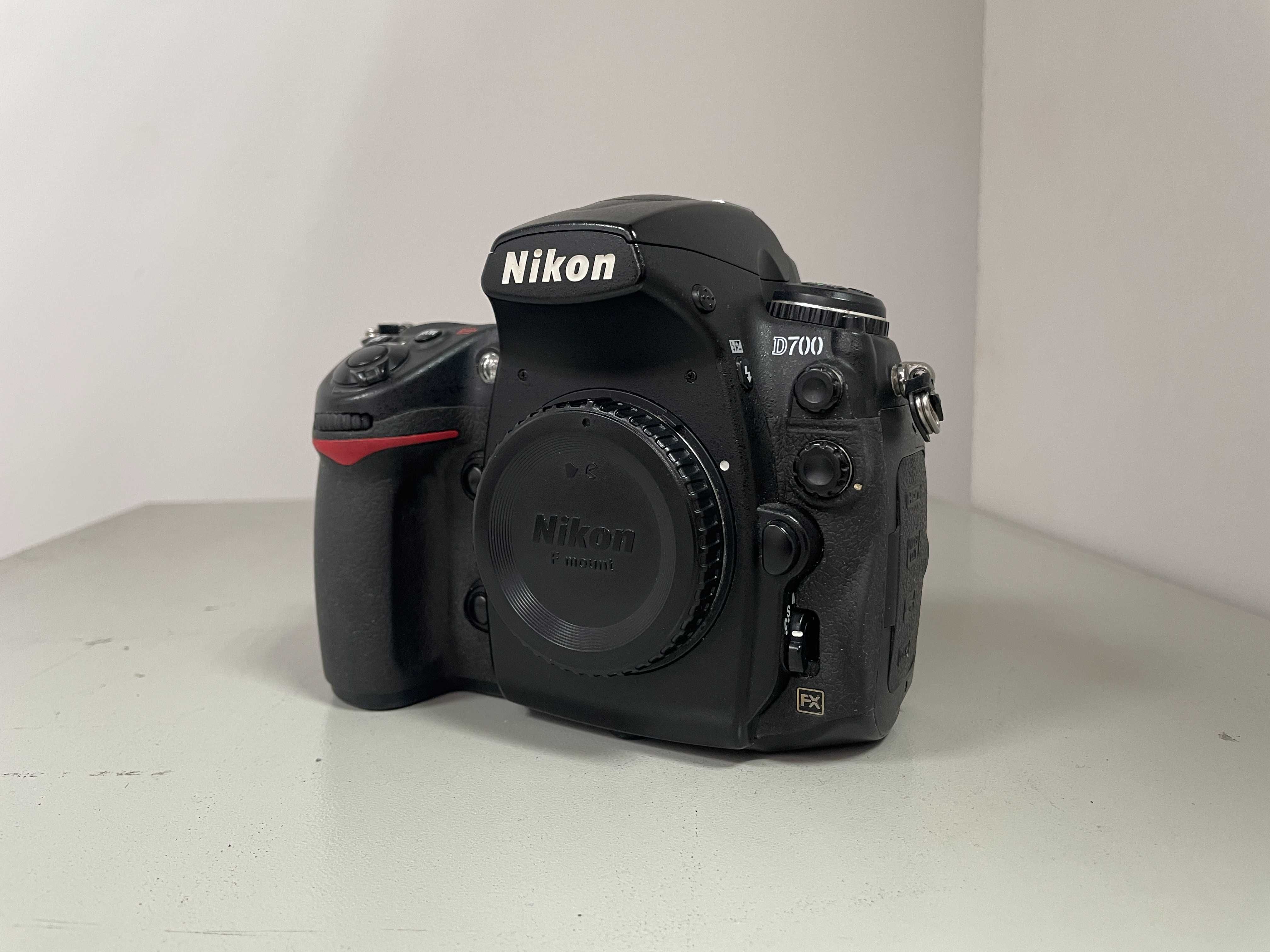 Nikon D700 - body + accesorii
