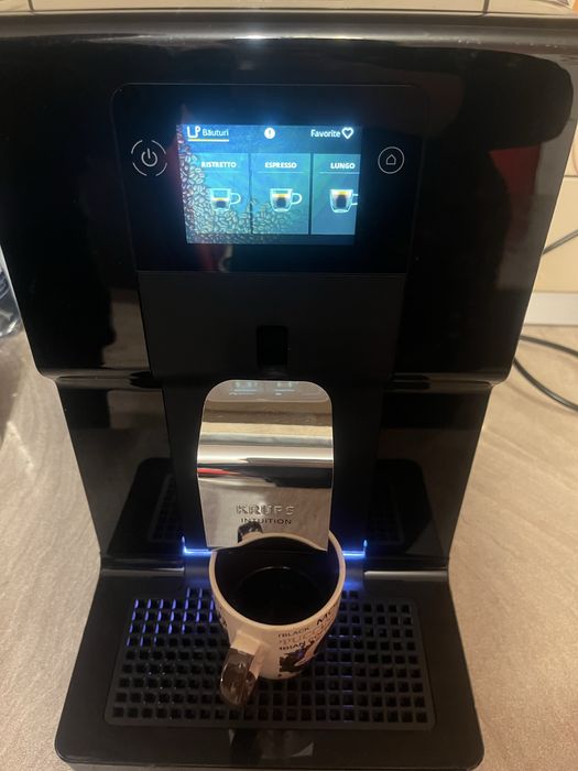Cafetiera care macina