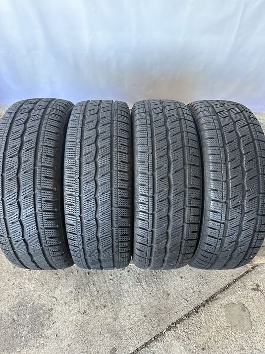 215/65/16c за бус 8pr Hankook dot23