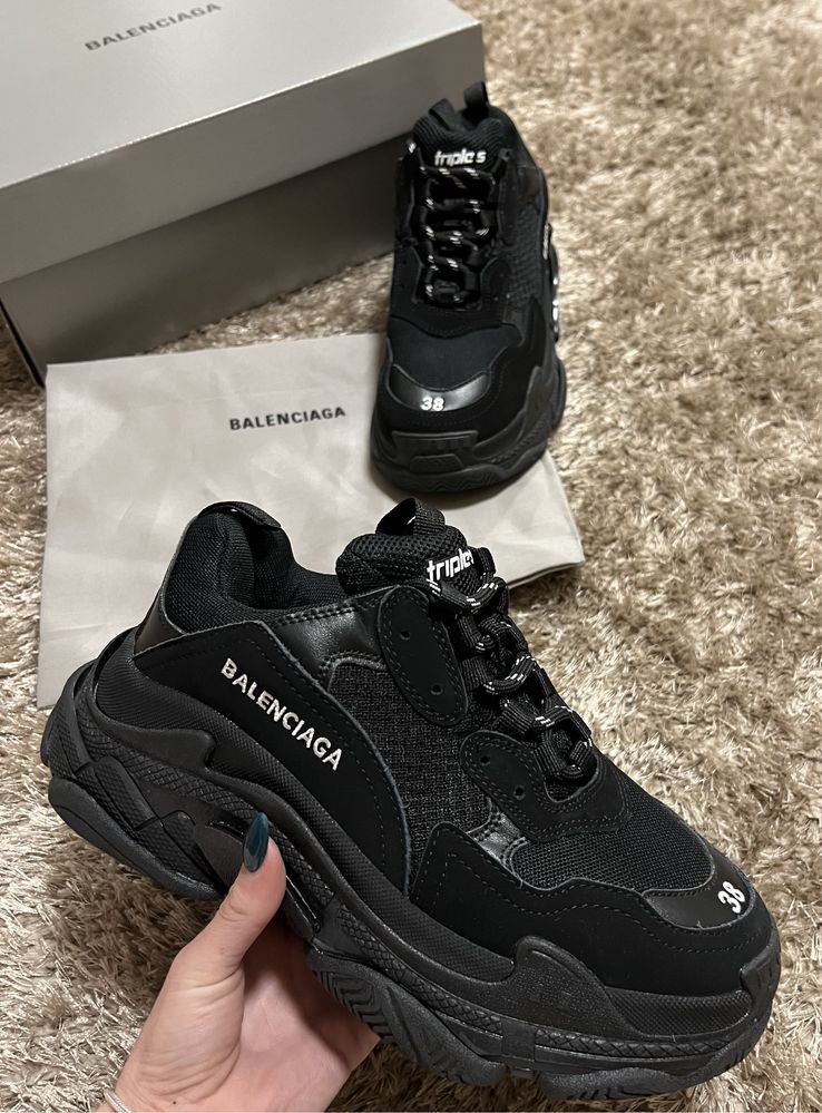 Balenciaga Triple S - Всички цветове налични