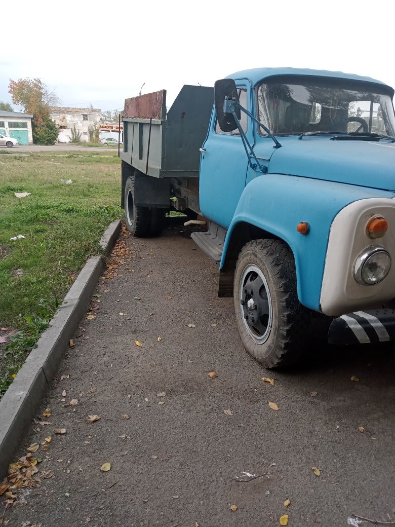 Продам машину на газу самосвал