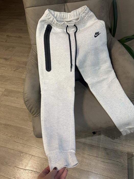 Оригинален nike Fleece Tech