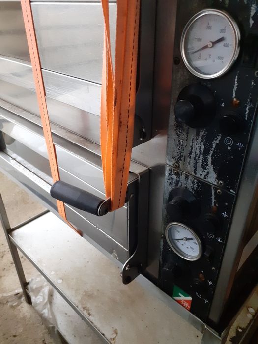 Vând cuptor pizza electric