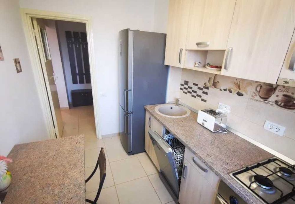 Дава се под наем Двустаен апартамент в Пловдив, Гагарин - 60 кв.м за 341.7 € - Снимка #2