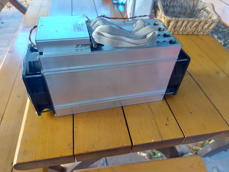Antminer L3+ submodel 504M