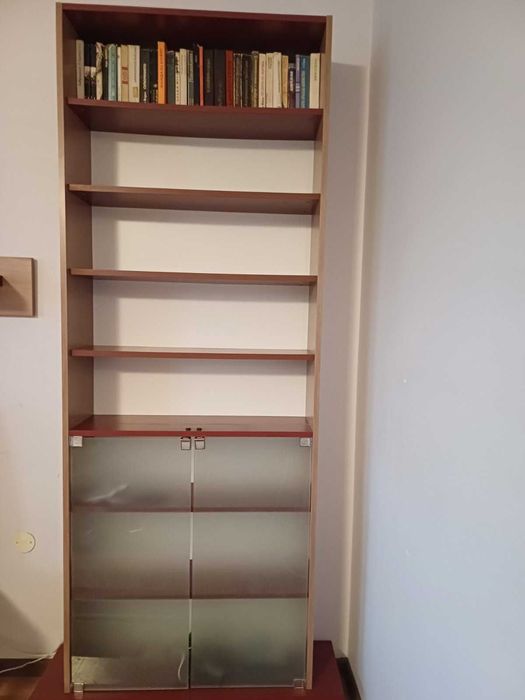 Етажерка за книги в комплект с малка етажерка