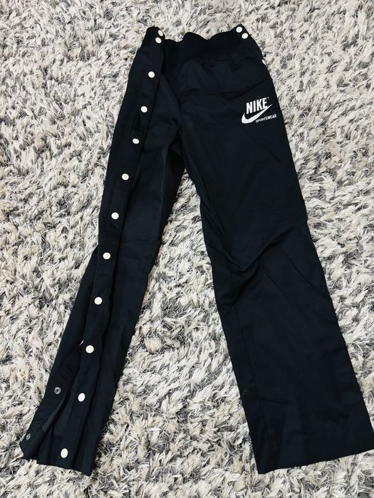Pantaloni fas Nike cu capse marimea S