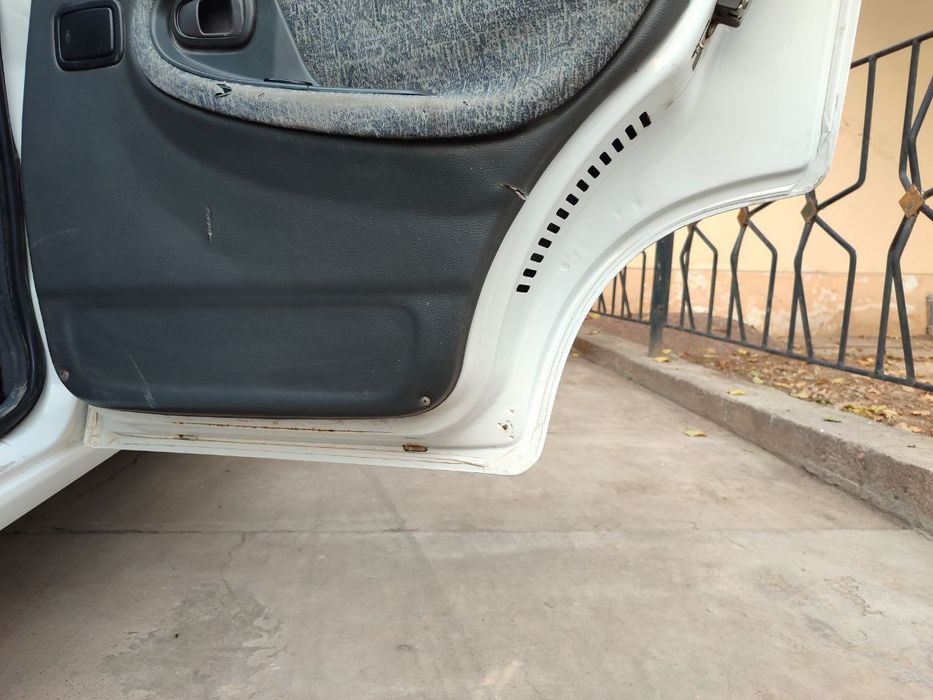 Нексия 1 донс матор сотилади.