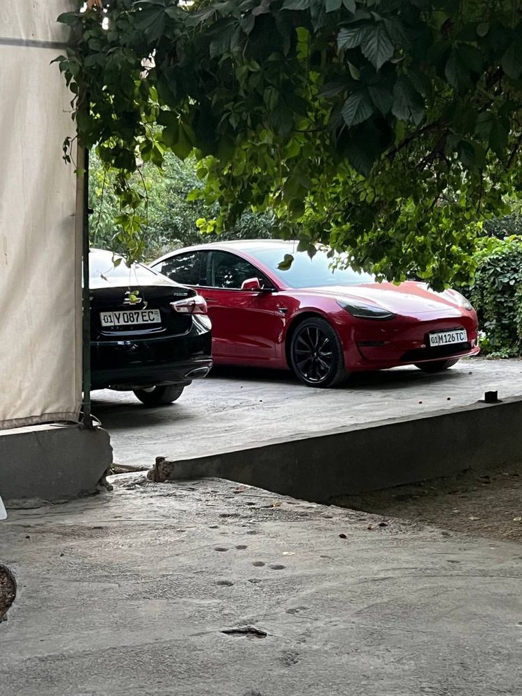 продается TESLA MODEL-3