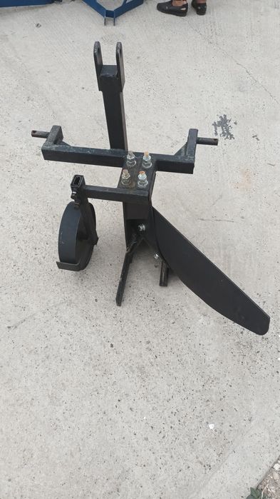 plug 1 una brazda cormoana trupita pentru tractor mic 12 - 18 cp