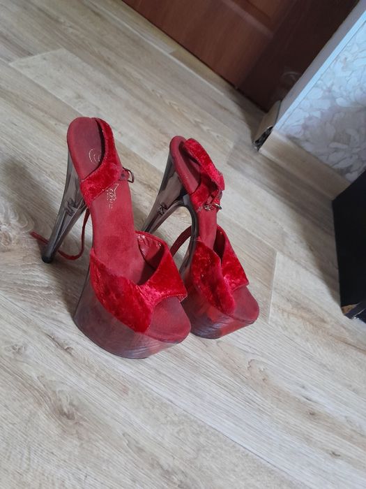 Обувь стрипы для танцев