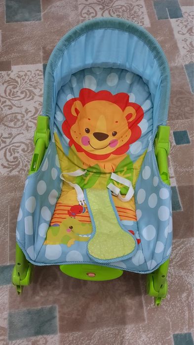 Бебешки шезлонг с ръчно люлеене