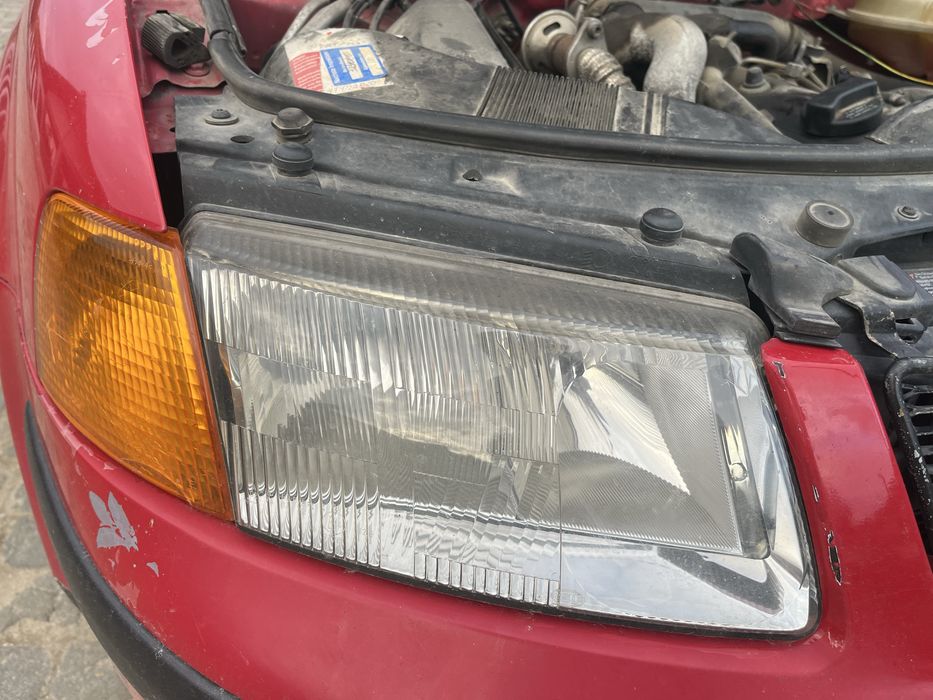 Faruri vw passat b5 in stare foarte buna