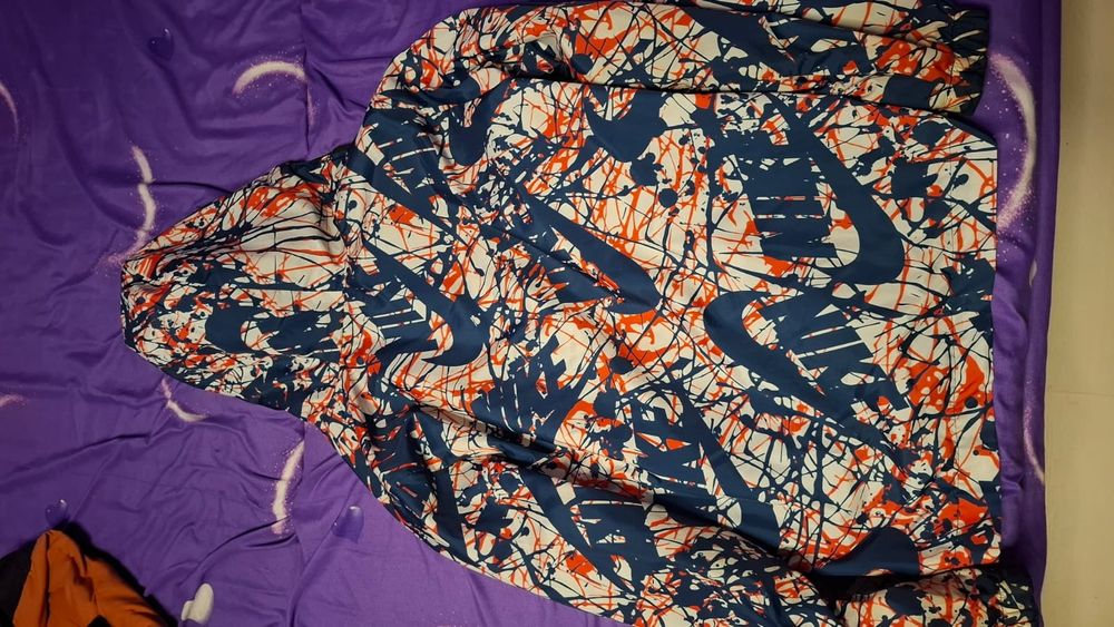 Geaca anti-vant Nike