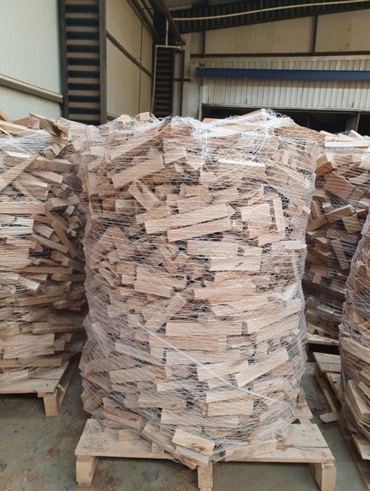 Lemn de foc de fag paletizat livrat la domiciliu