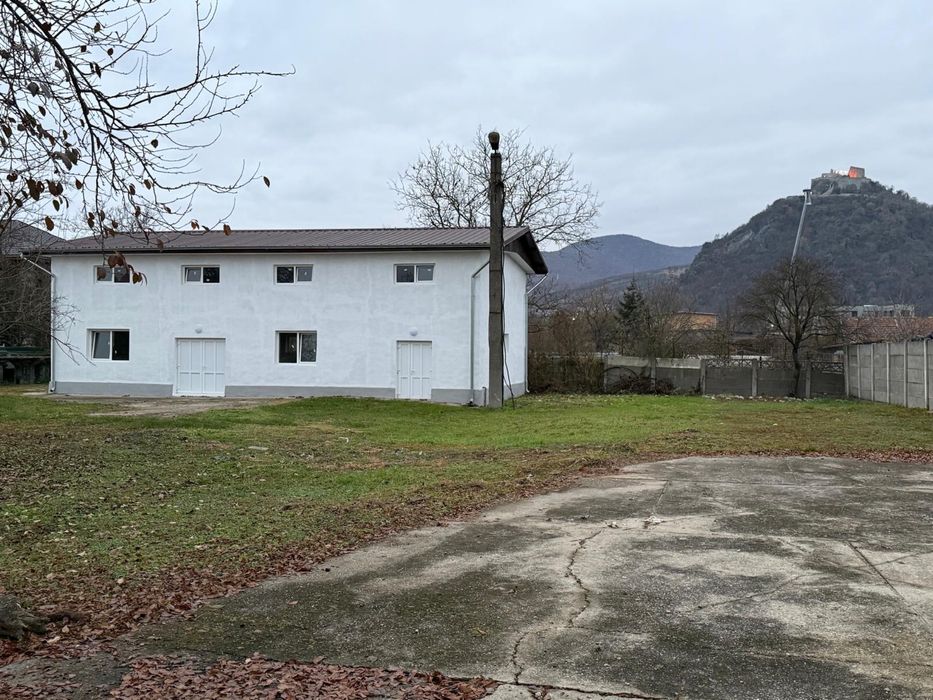 Inchiriez/vand hala si spatii industriale