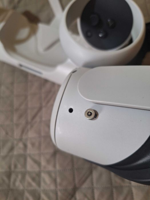 Consola VR Meta Quest 2 + accesorii