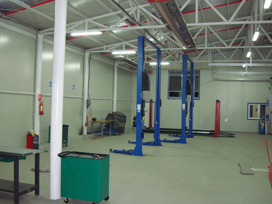 Inchiriez service auto dotat conform cerintelor RAR