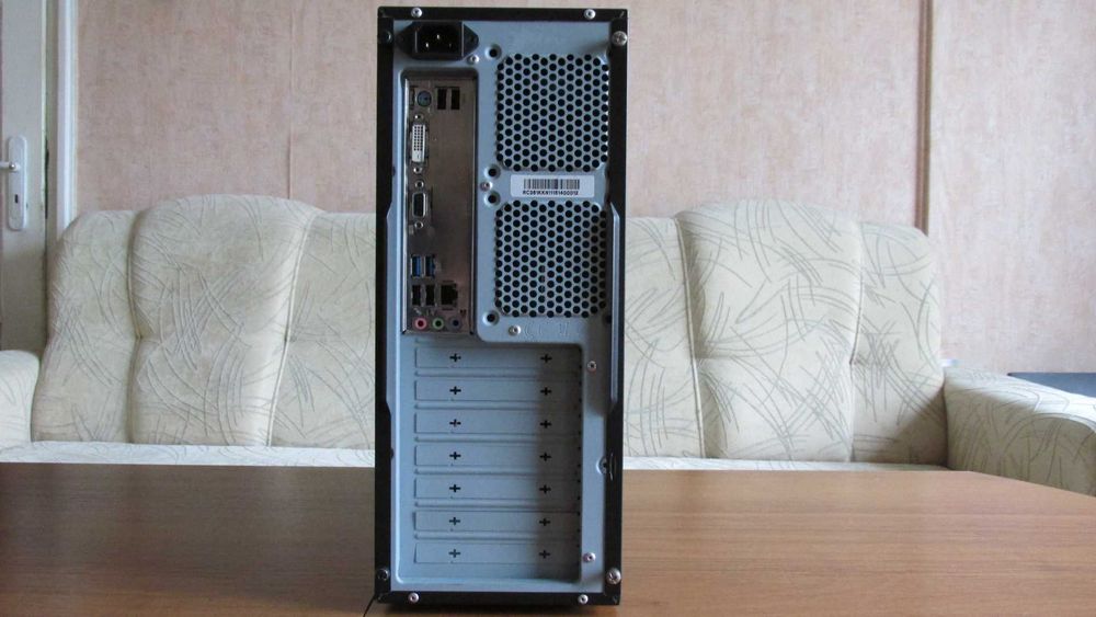 Компютър с четириядрен Intel i5-4670K процесор