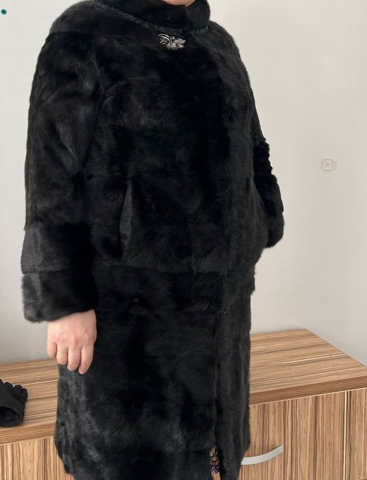 Продам норковую шубу черного цвета.Оригиналь.
