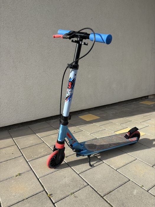 Trotineta Oxelo Decathlon cu frana pe ghidon