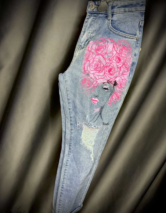 Страхотни дамски дънки с голям еластант и топ качество