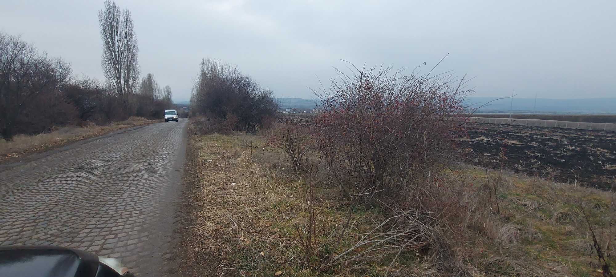 парцел подходящ за зарядна станция за електрически автомобили