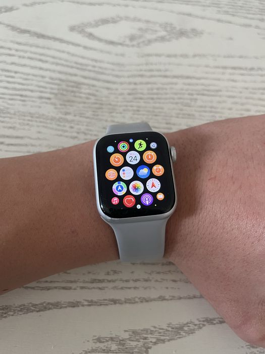 Apple watch SE 1-rd generation. Эпл вотч СЕ 1-ого поколения