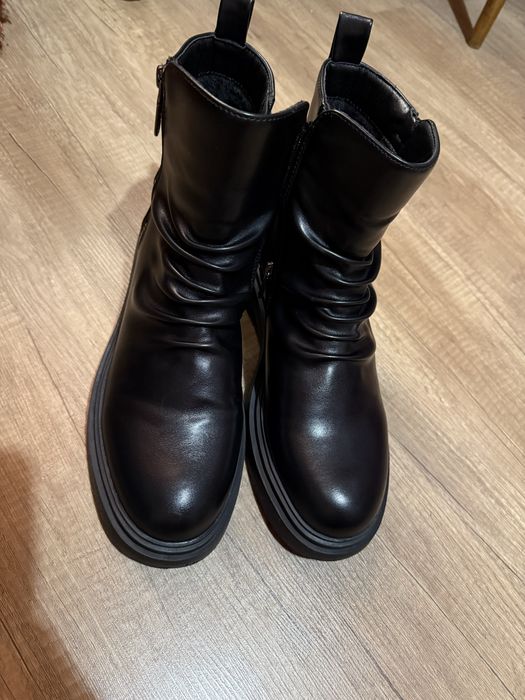 Ботинки на осень классные! Новые, размер 41 большемерка!