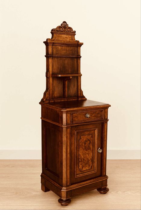 Антикварен дървен шкаф с надстройка – около 1900 г.